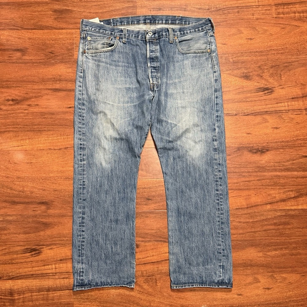 Levi's 501 Button Fly Original Fit Denim Jeans Straight Leg Men's Size 40x30‎